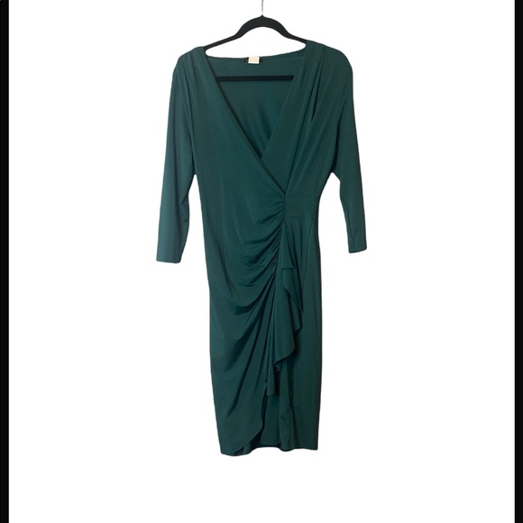 Venus dress - Picture 3 of 3